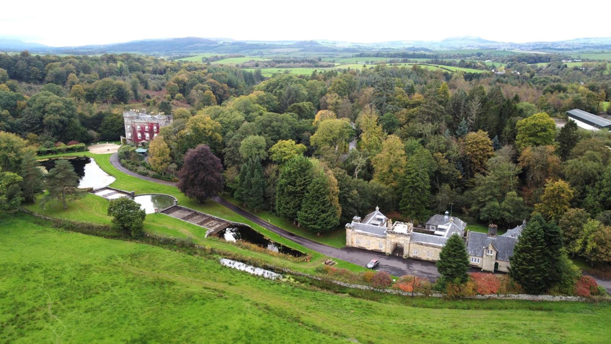 Maybole Cloncaird Castle Estate Cottages מראה חיצוני תמונה